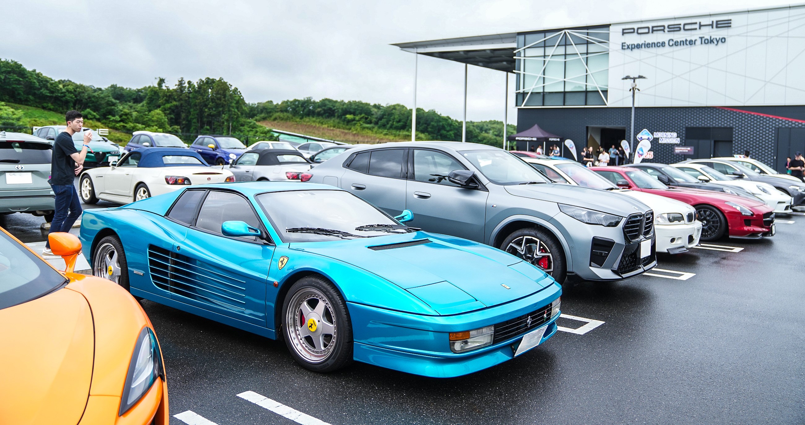 PORSCHE EXPERIENCE CENTER TOKYOグッズセット Porsche - 最高の贈り物は、箱には入らない。​ ドライビングの歓び